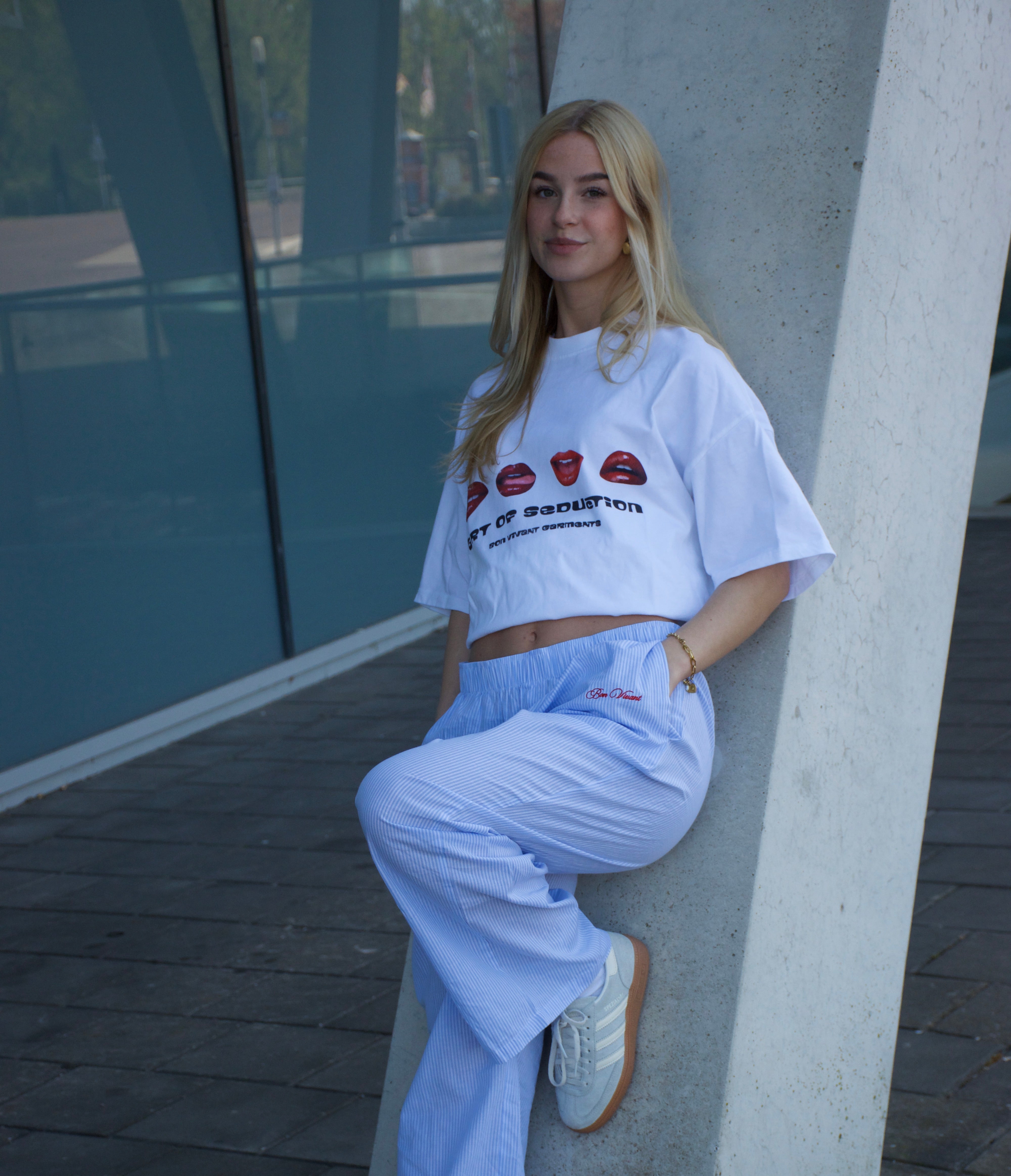 Model_Wearing_Boxy_Tee_Art_Of_Seduction